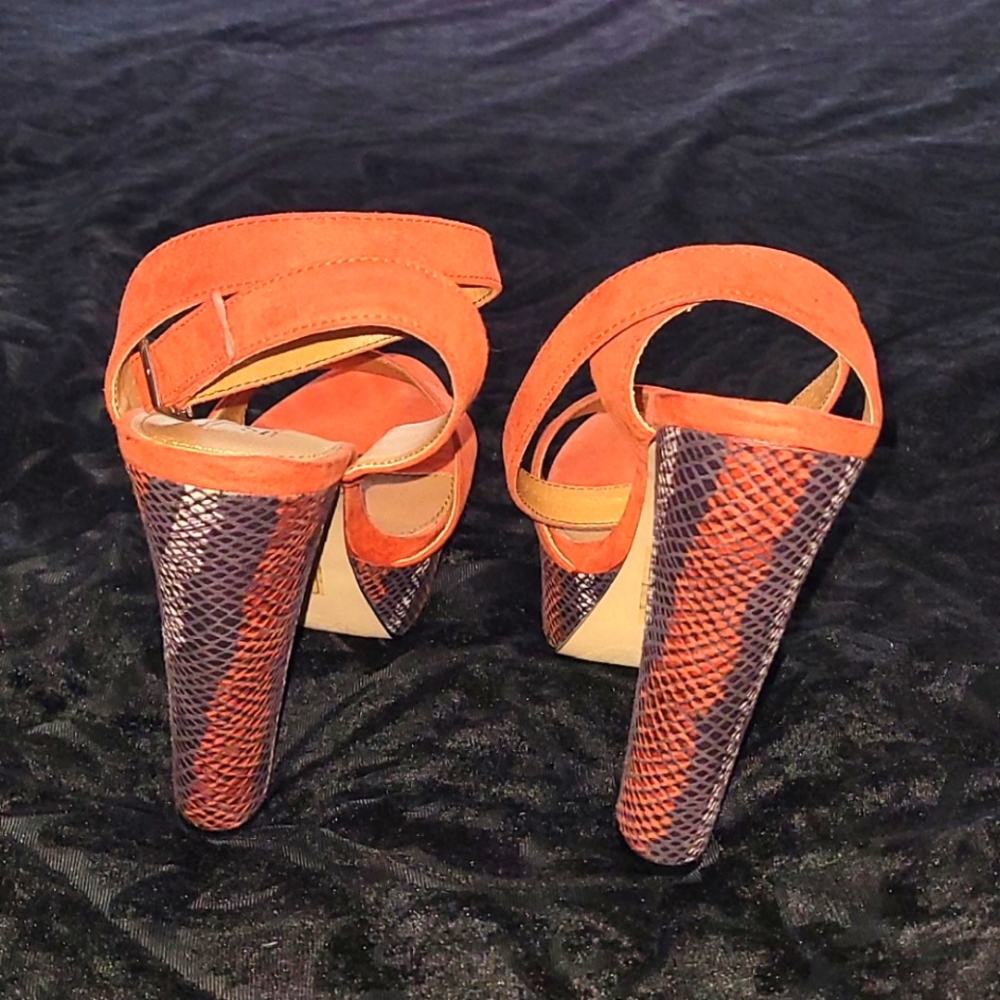 Platform Sandals - Picture 3 of 5